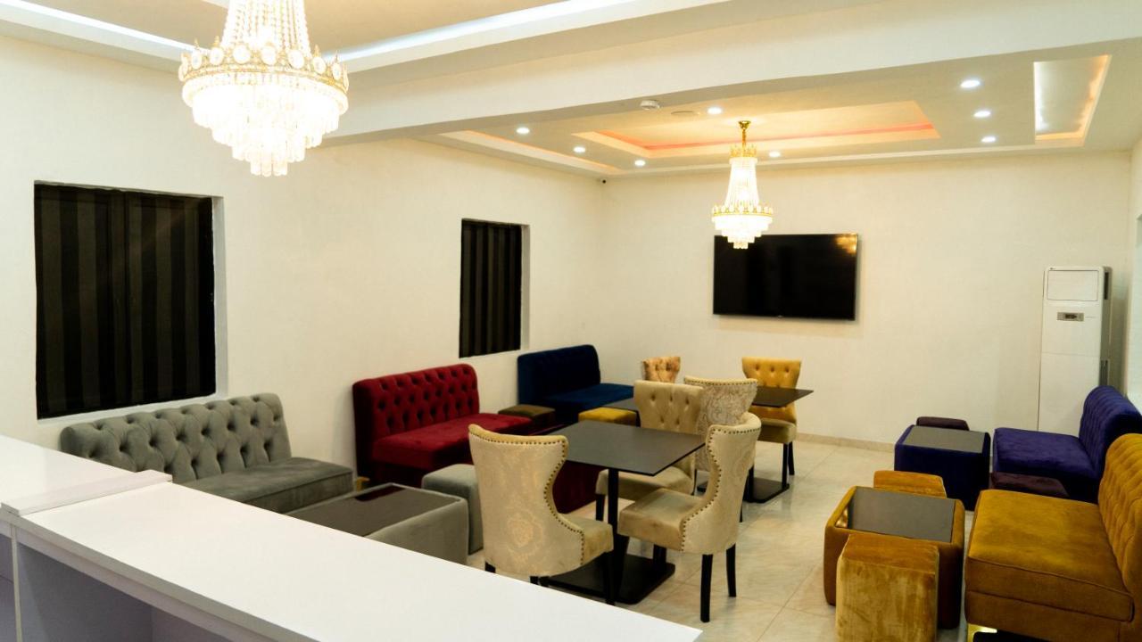 247 Luxury Hotel & Apartment Ajah Lekki Kültér fotó