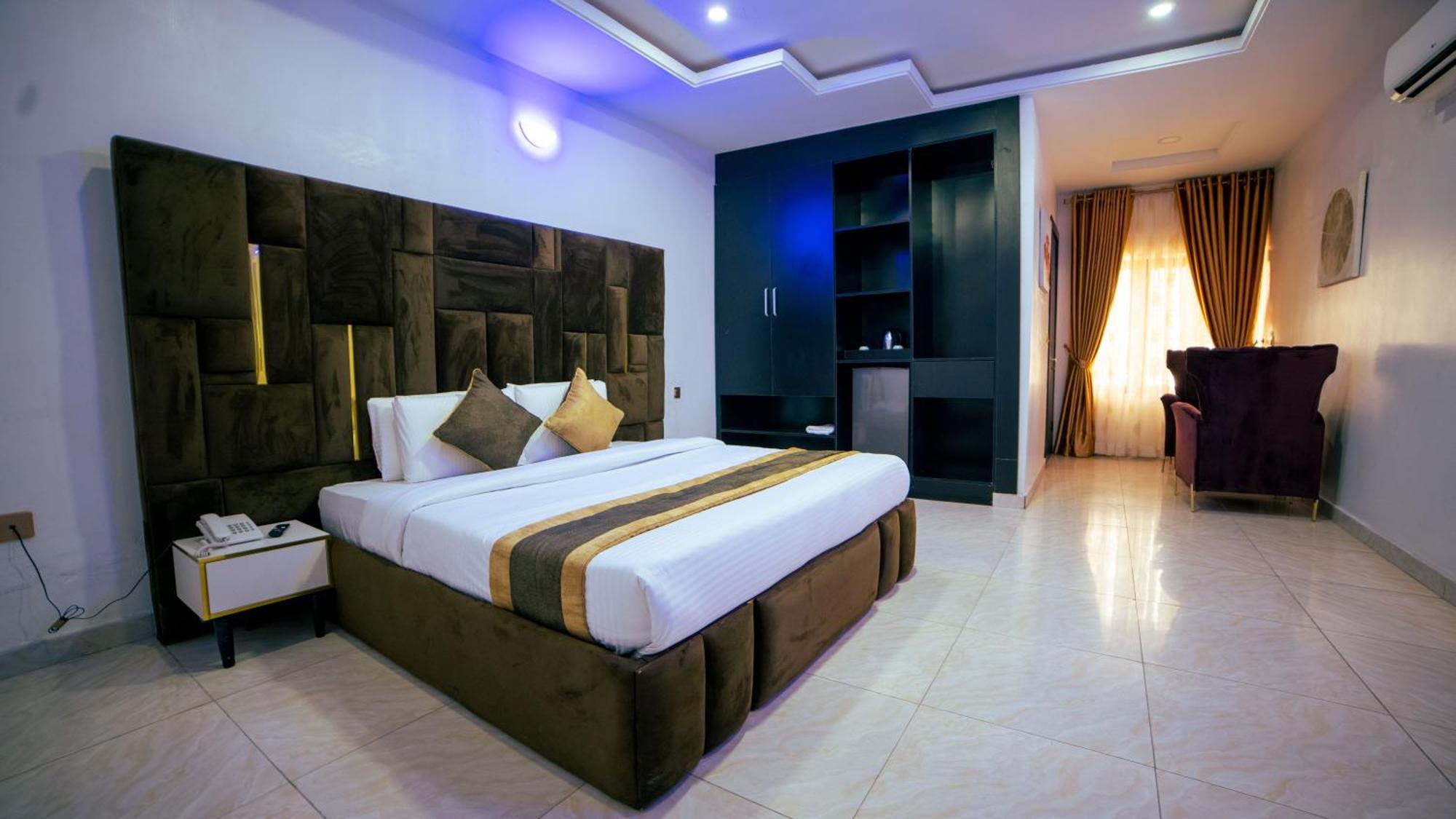 247 Luxury Hotel & Apartment Ajah Lekki Kültér fotó