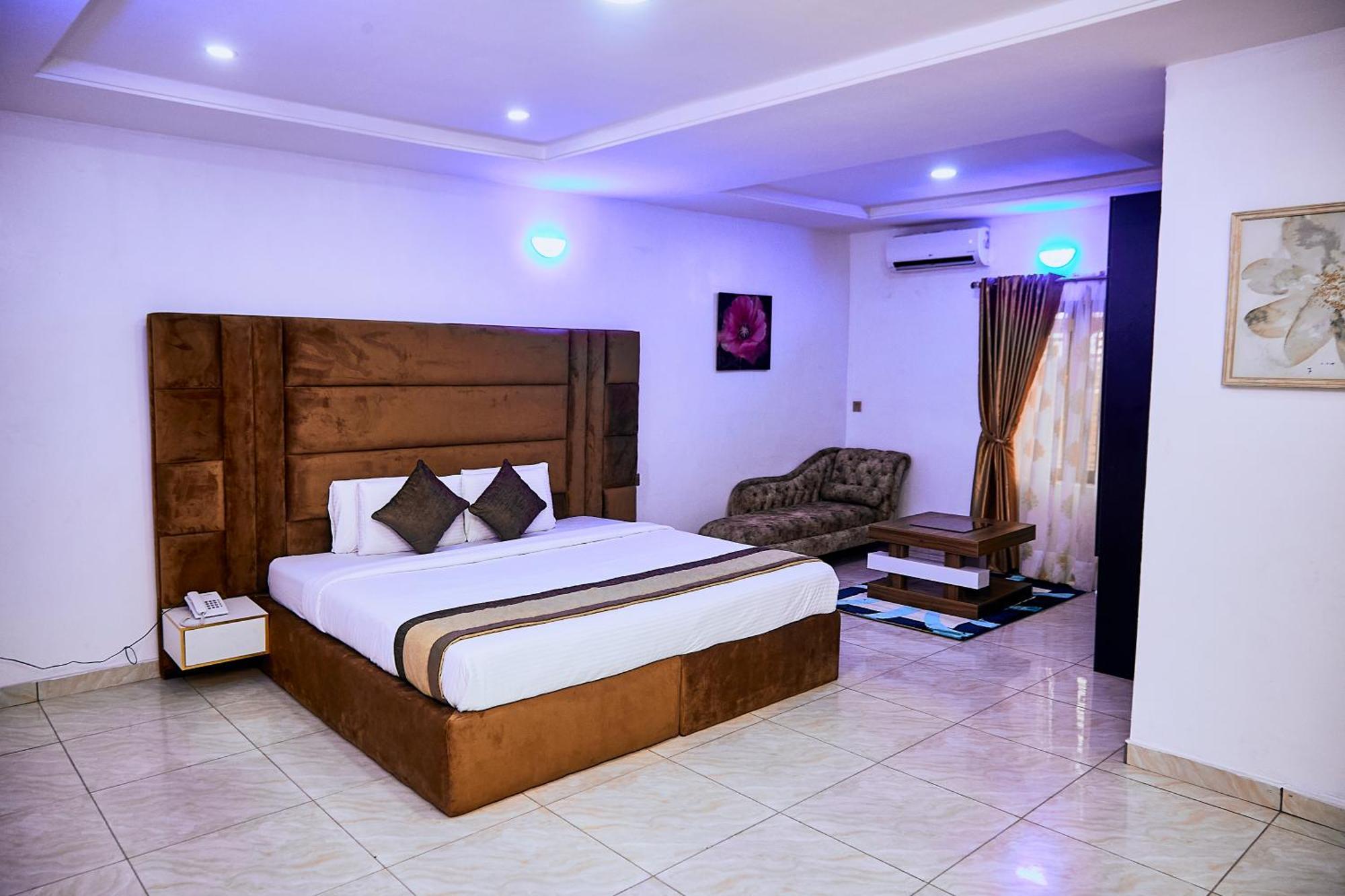 247 Luxury Hotel & Apartment Ajah Lekki Kültér fotó